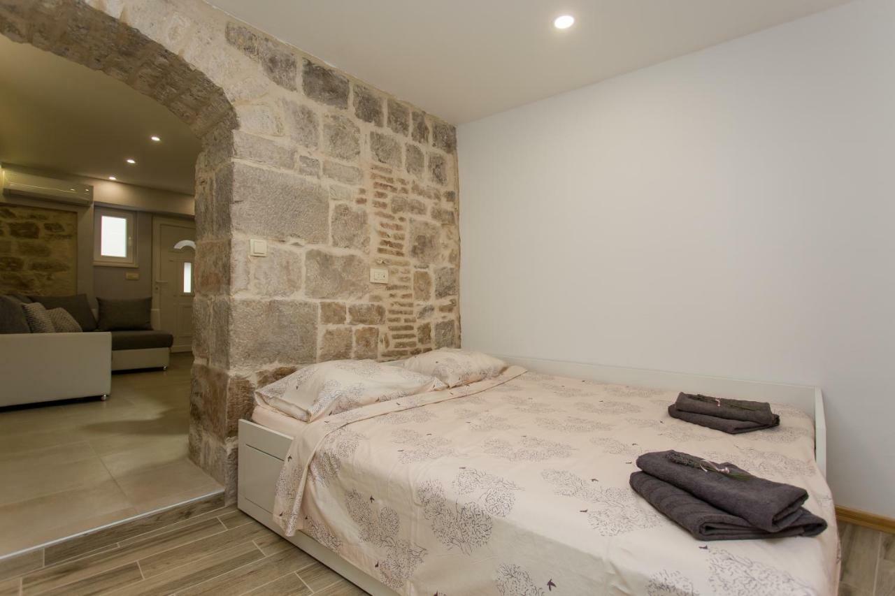Studio Apartman "Brce" Kaštela Exterior foto