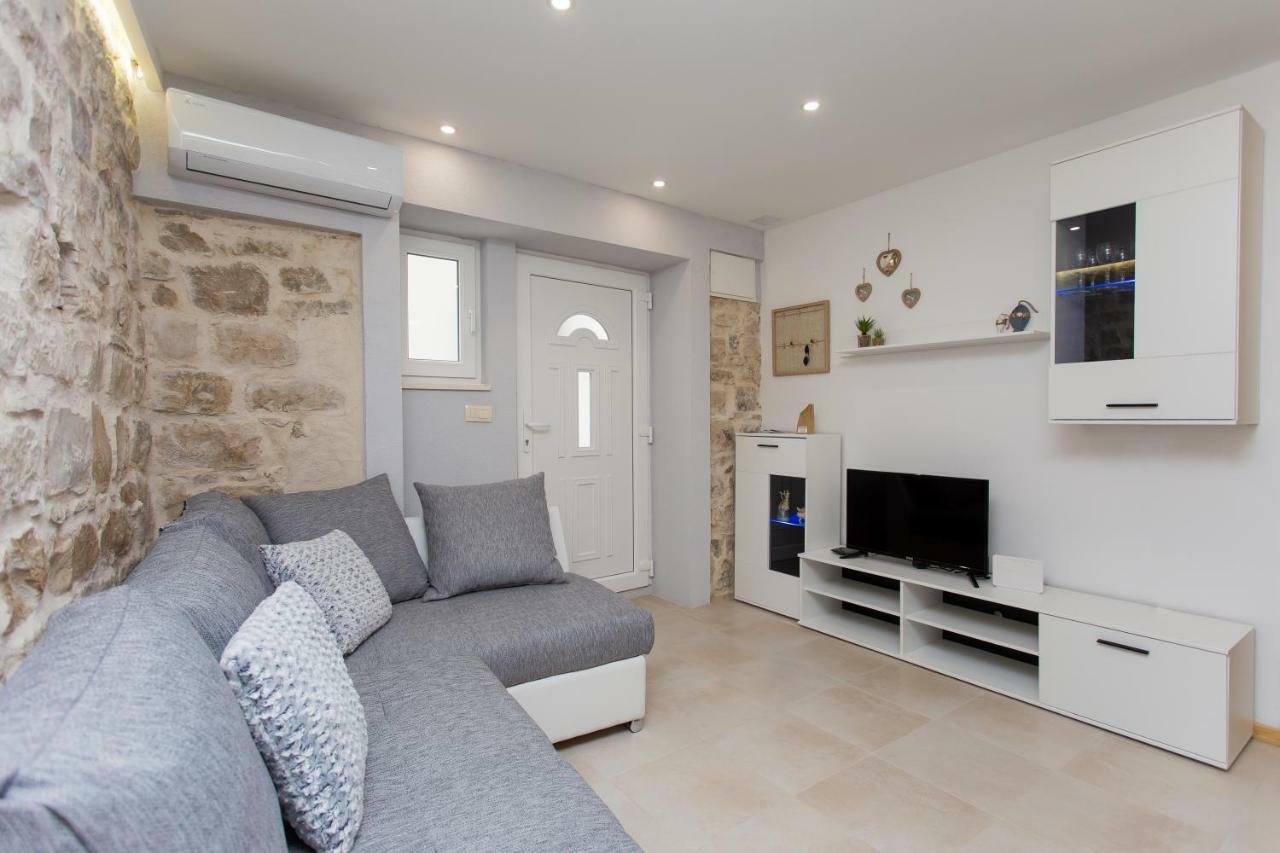 Studio Apartman "Brce" Kaštela Exterior foto